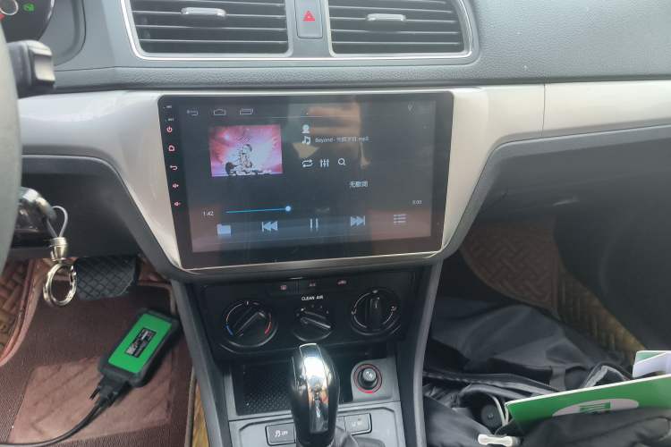 Used Volkswagen Lavida 2017 1.6L Automatic Fashion Edition Audio And AC Panel