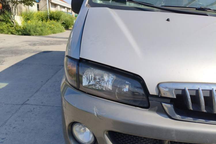 Used JAC Group Refine 2015 2.0L Shuttle Gasoline Long-Wheelbase Comfort Version HFC4GA3-3D Right Front Headlight