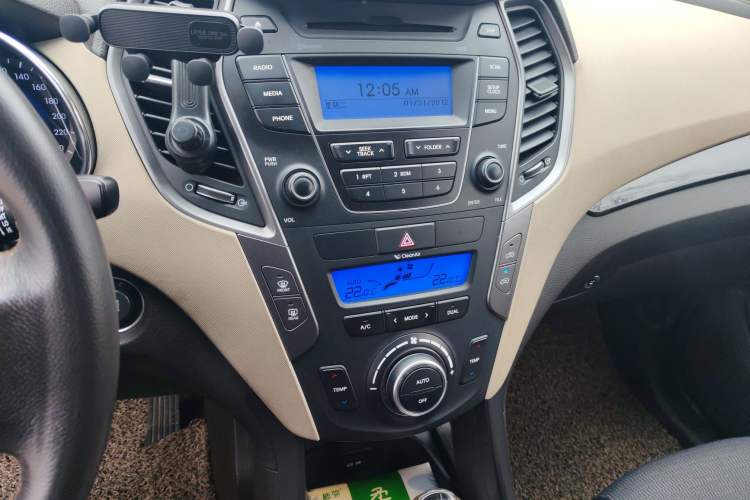 Used Hyundai Santa Fe 2013 2.4L Automatic 2WD Comfort Edition
