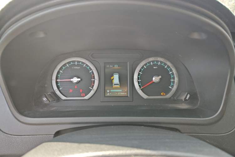 Used FORTHING Lingzhi PLUS 2021 2.0L Manual Standard Version CNG 7 Seats
