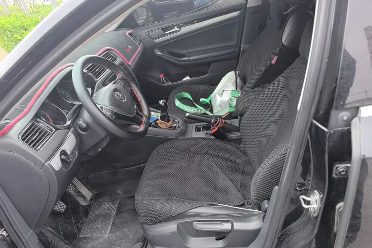 Used Volkswagen Sagitar 2017 1.6L Manual Comfort Model Left Front Seat