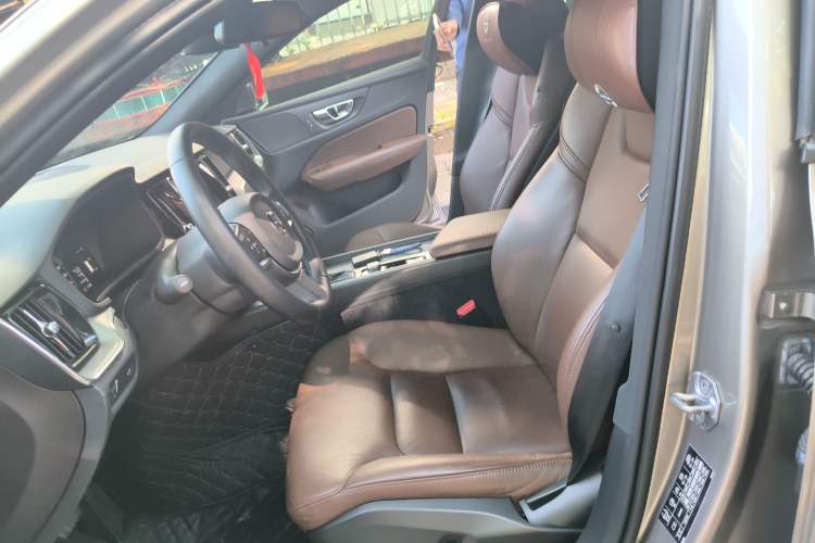 Used Volvo S60 2020 T4 Zhiyi Luxury Edition
