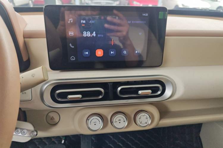 Used Wuling Hongguang MINIEV 2024 3rd Generation 215km Advanced Version Audio And AC Panel