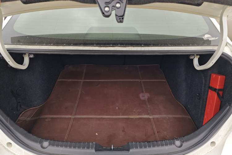 Used Mazda Mazda 3 Axela 2014 Sedan 1.5L Automatic Luxury Model
