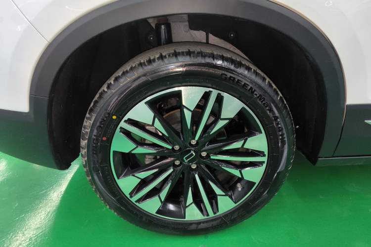 Used Bestune T77 2023 1.5T Automatic Luxury Model Right Rear Wheel Hub