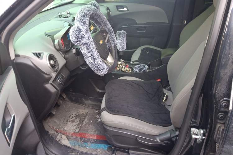 Used Chevrolet Aveo Sonic 2011 Sedan 1.4L Manual Transmission SE