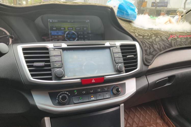 Used Honda Accord 2015 2.0L LX Comfort Edition Audio And AC Panel