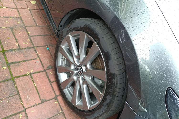 Used Mazda 3 Axela 2021 2.0L Automatic ZhiXuan Edition Right Front Wheel Hub