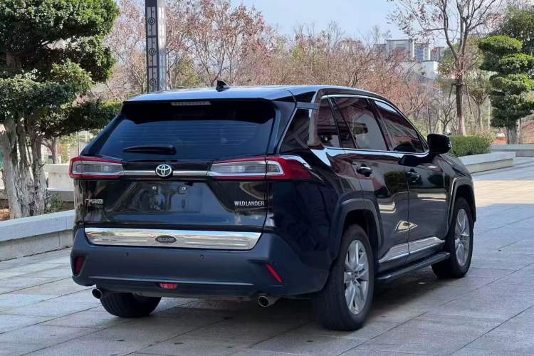 Used Toyota Wildlander 2022 Updated Version 2.0L CVT Two-Wheel Drive Leading Edition