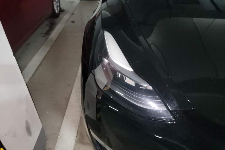 Used Tesla Model Y 2022 Long-Range All-Wheel-Drive Version Right Front Headlight