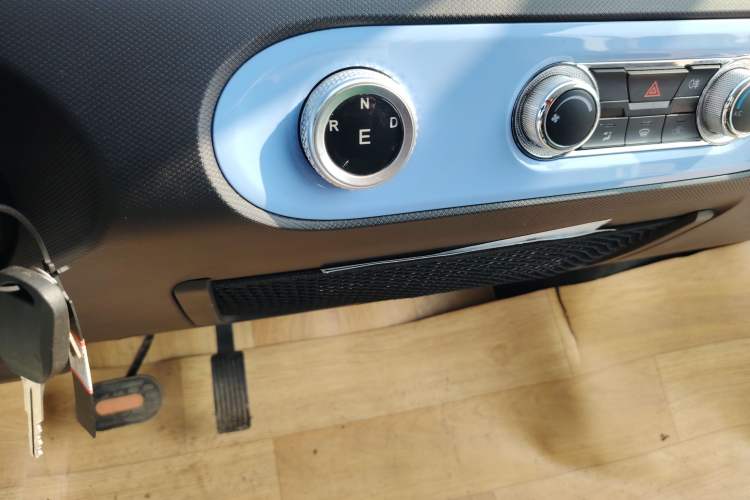 Used REACH MINI Truck 2023 120km Long Wheelbase Van-Type Striving Edition
