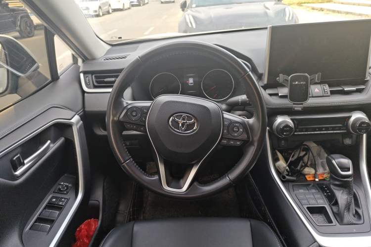 Used Toyota Wildlander 2022 2.0L CVT Four-Wheel Drive Luxury Edition