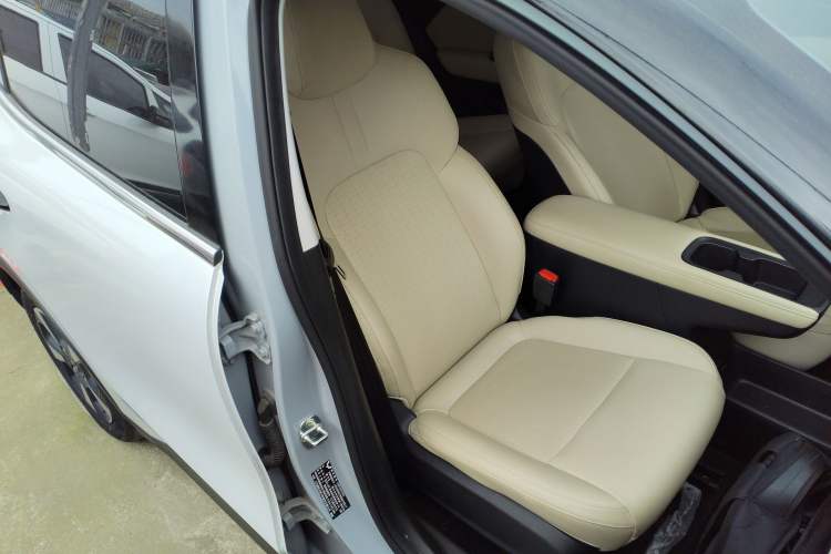 Used Wuling Bingo PLUS 2024 510 km Flagship Edition Four-Seater Version
