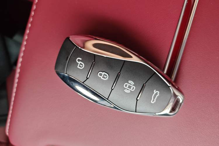 Used Hongqi HS3 PHEV 2025 Model 125km Jingwei 2 Millionth Anniversary Edition