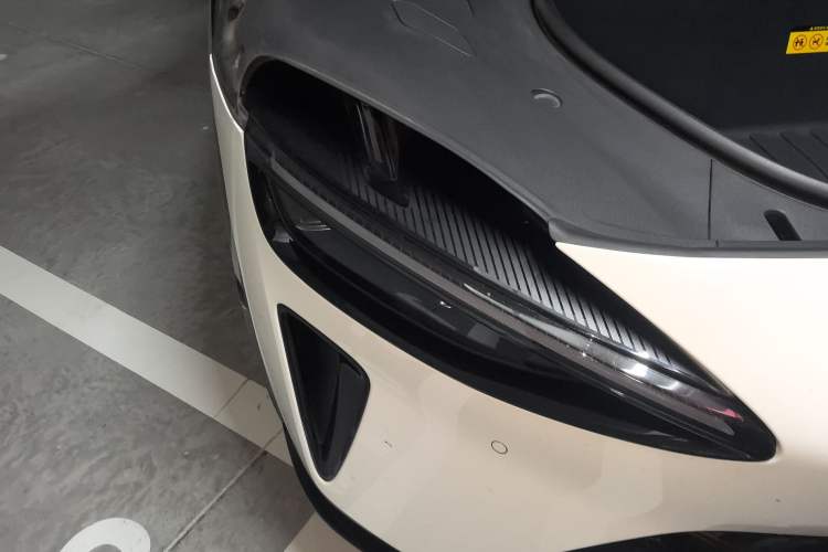 Used Xiaomi Auto YU7 2025 Ultra-Long Range High-Performance All-Wheel-Drive Max Edition
