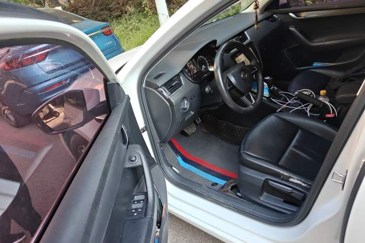 Used Skoda Octavia 2017 Classic Model 1.6L Automatic Comfort Edition Driver Seat