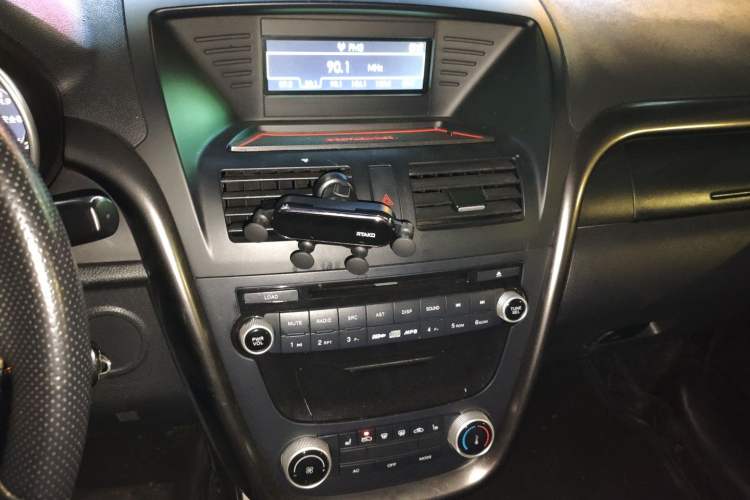 Used Bestune X80 2015 2.0L automatic comfort version
