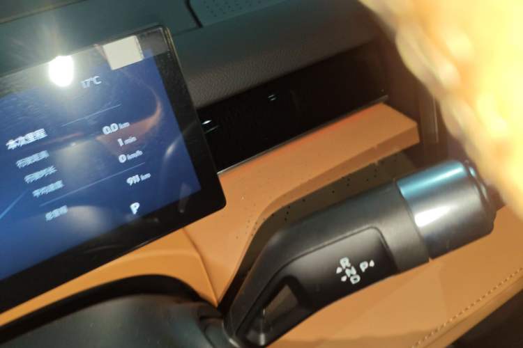 Used Geely Galaxy 8 2025 130km EM-i Flagship Edition Gear Lever