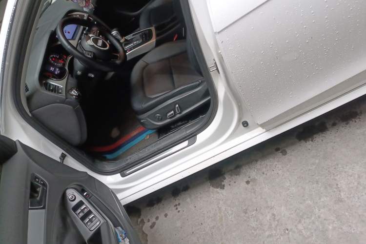 Used Audi A4L 2013 35 TFSI Automatic Standard Model Left Front Seat