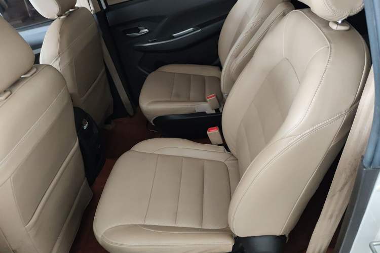 Used Wuling Hongguang 2018 1.5L S Comfort Model L2B Left Rear Seat