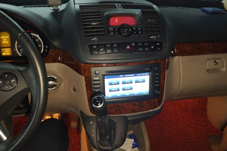 Used Mercedes-Benz Viano 2013 3.5L Haoci version Audio And AC Panel