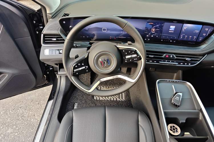 Used Buick LaCrosse 2025 28T Platinum Edition
