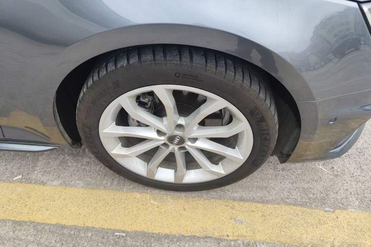 Used Audi A4L 2019 40 TFSI Fashion Version China V