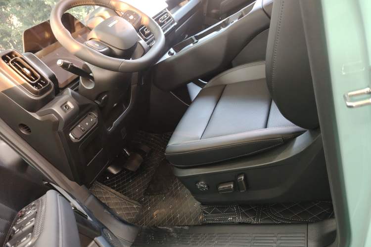 Used Haval Raptor New Energy 2026 Model Hi4 200 Ultra Left Front Seat