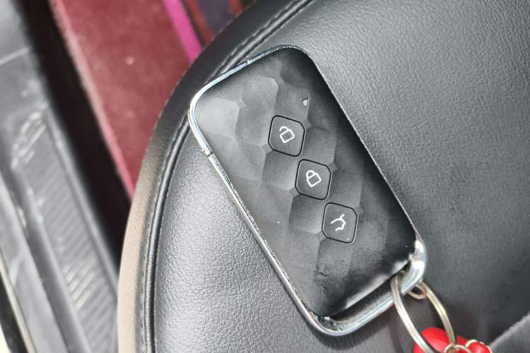 Used Wuling Xingguang 2024 Co-Creation Edition 510 Advanced Model Vehicle Key