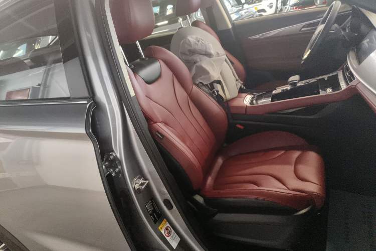 Used Changan CS85 COUPE 2023 1.5T DCT Luxury Version