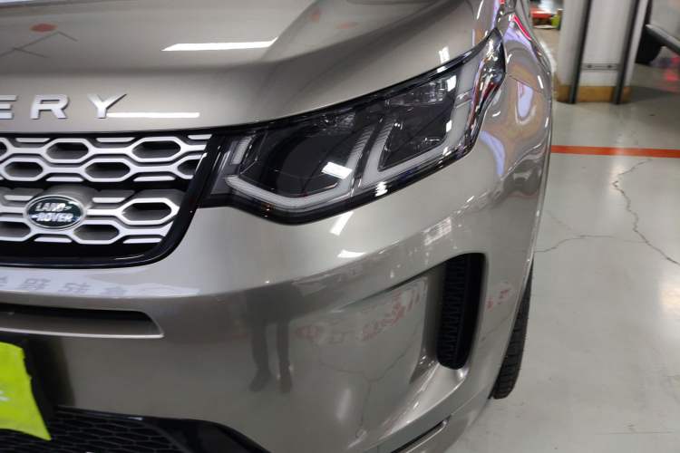 Used Land Rover Discovery Sport 2022 249 PS Metropolitan Edition 5 Seats Left Front Headlight