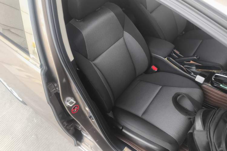 Used Honda Gienia 2017 1.5L CVT Comfort Version Right Front Seat