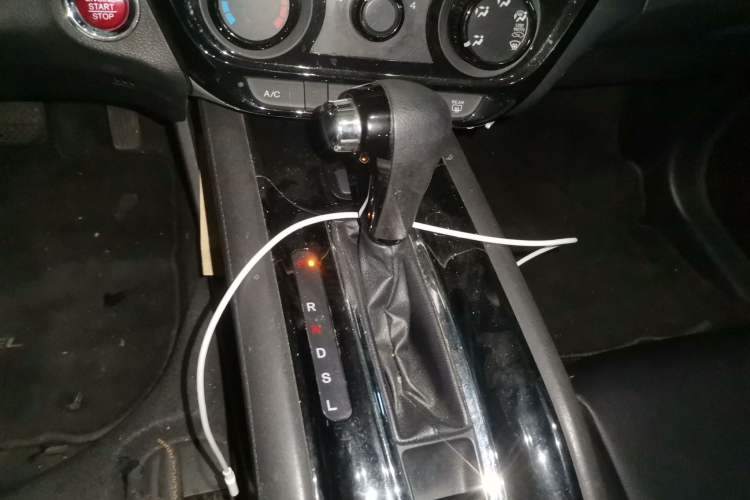 Used Honda Vezel 2017 1.8L CVT Front-Wheel Drive Pioneer Edition Gear Lever