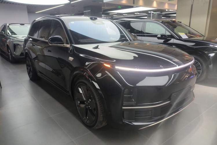 Used Li Auto L9 2025 Ultra Smart Refreshed Edition Front Right 45 Deg