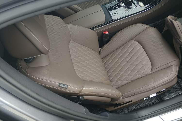 Used BYD Han 2023 EV Champion Edition 715KM Front-Drive Prestige Model Right Front Seat