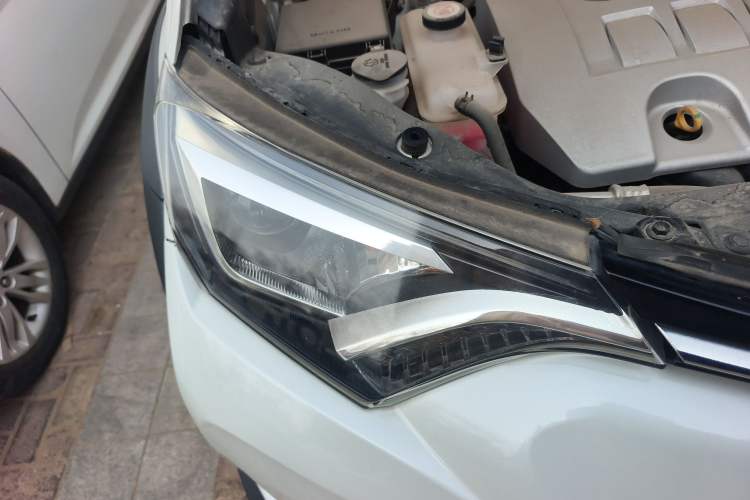 Used Toyota RAV4 2019 2.0L CVT Two-Wheel Drive Fashion X Limited Edition China V Standard
