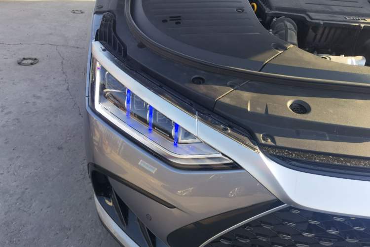 Used BYD Han 2023 DM-i Champion Edition 121KM Prestige Model Right Front Headlight