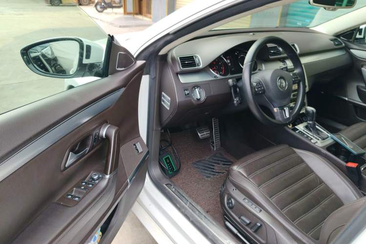 Used Volkswagen FAW-Volkswagen CC 2015 2.0 TSI Ultimate Model
