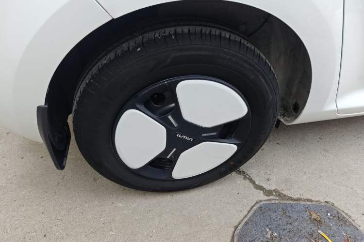 Used CHANGAN NEVO Lumin 2023 301km Honey Dew Edition
