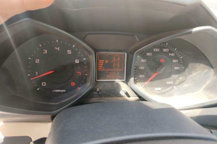 Used Chery Fengyun 2 2013 Hatchback 1.5L Manual Ruiyi Edition Odometer Close Up