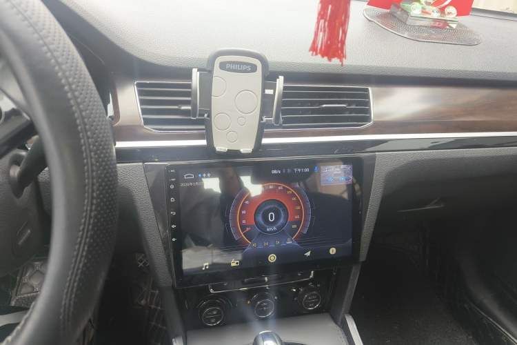 Used Volkswagen Bora 2016 1.6L Automatic Luxury Model Audio And AC Panel