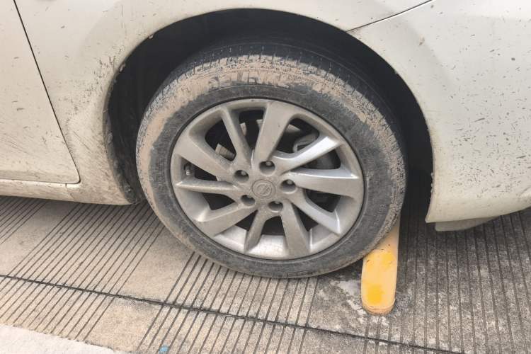 Used Nissan Tiida 2020 1.6L CVT Cool Edition Right Front Wheel Hub