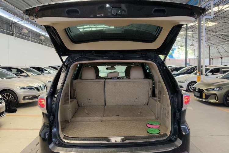 Used Toyota Highlander 2015 2.0T Four-Wheel Drive Elite Edition 7-Seater Trunk