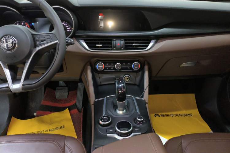 Used Alfa Romeo Stelvio 2017 2.0T 200HP Elite Edition
