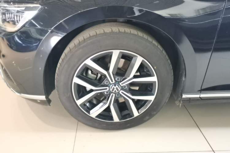 Used Volkswagen Magotan 2020 330TSI DSG Leading Model Exterior 4