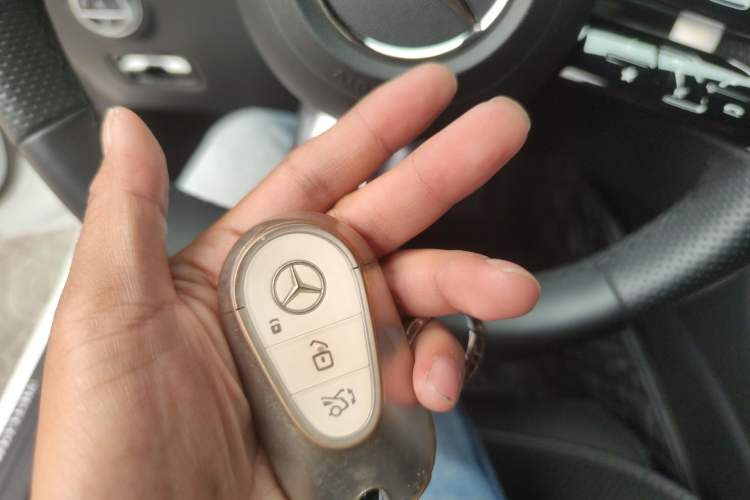 Used Mercedes-Benz C-Class 2023 Facelift C 260 L Vehicle Key