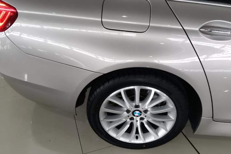 Used BMW 5 Series 2014 525Li Luxury Design Package Exterior 3