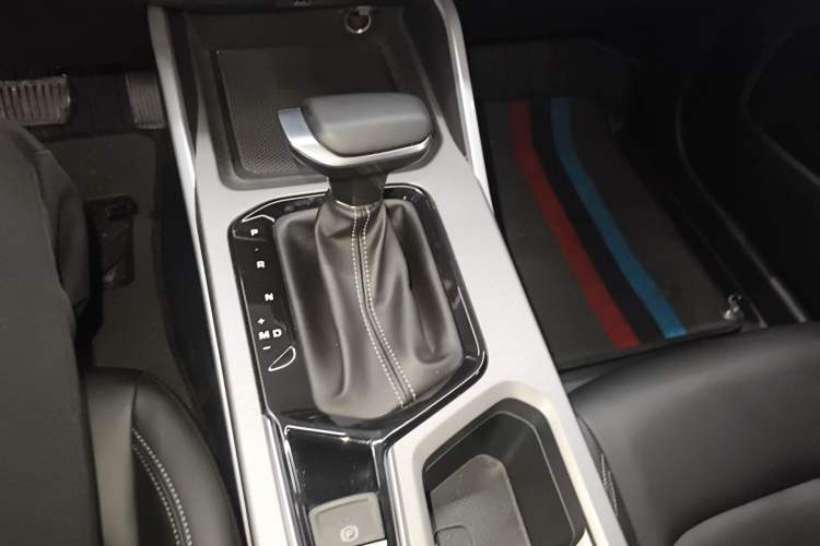 Used Geely Auto Emgrand 2026 Model 4th Generation 4 Millionth Anniversary Edition 1.5L CVT Overdrive Edition
