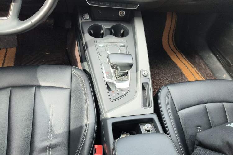 Used Audi A4L 2018 30th Anniversary Edition 40 TFSI Trendy Model
