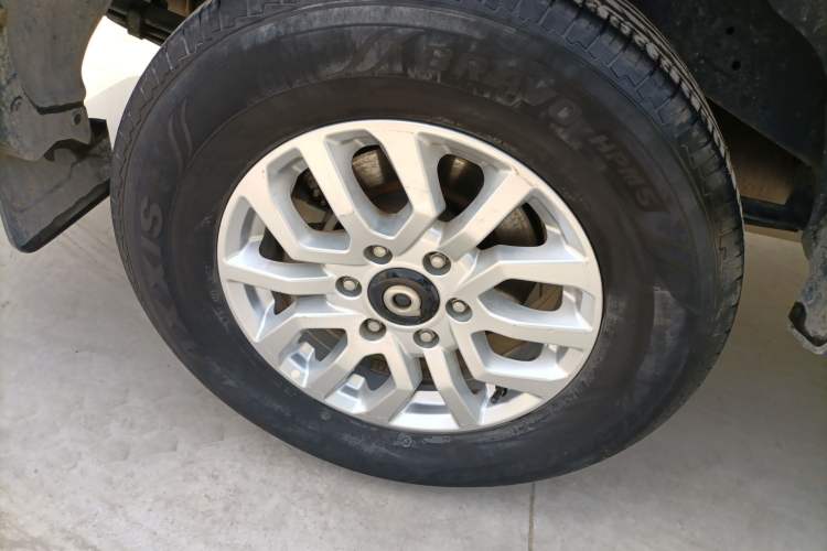 Used Great Wall Poer 2020 2.0T Commercial Version Automatic Diesel Two-Wheel Drive Elite Trim with Long Bed – GW4D20M Right Rear Wheel Hub